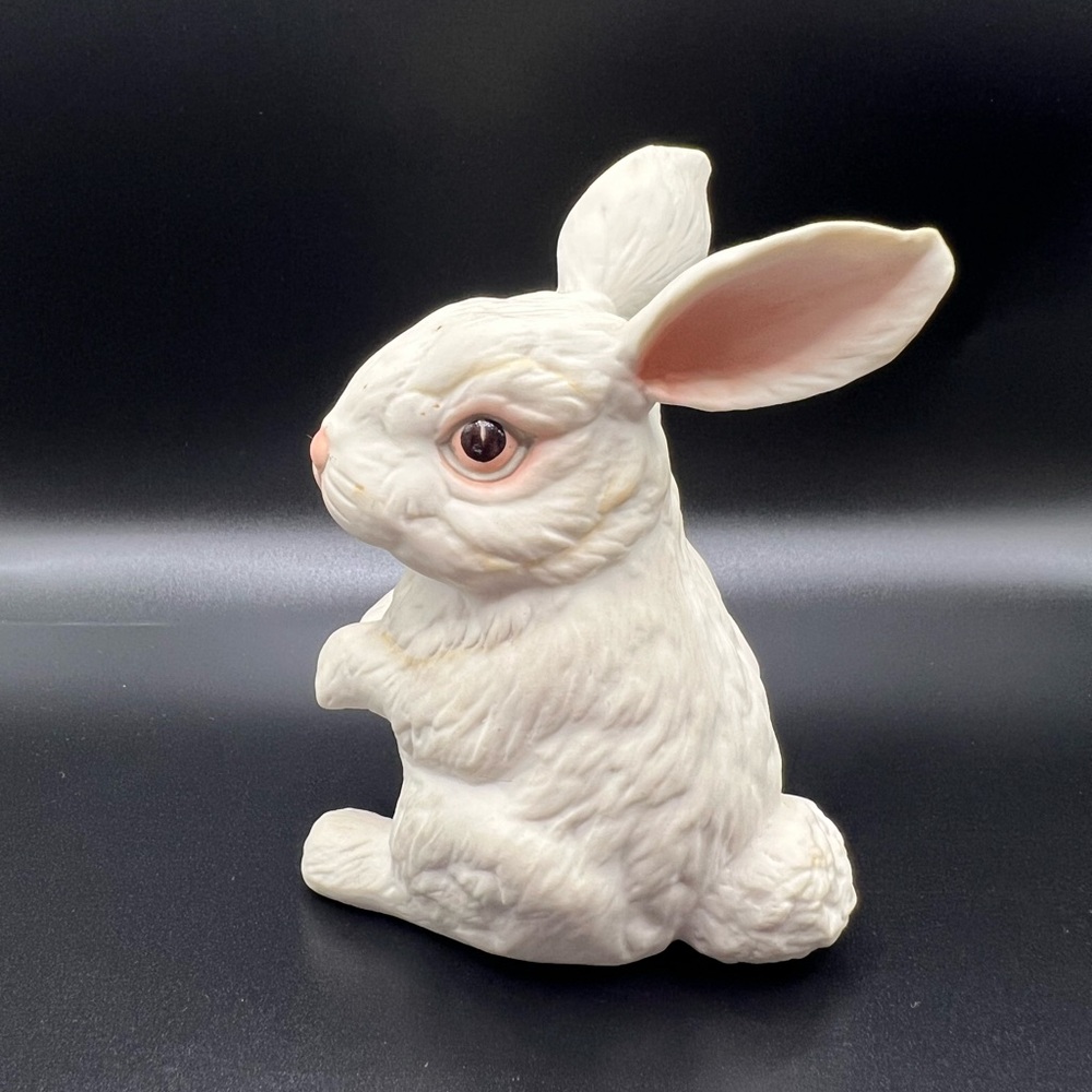 BOEHM #400-86 White Pink Sitting Rabbit Vintage Porcelain Figurine Collectible